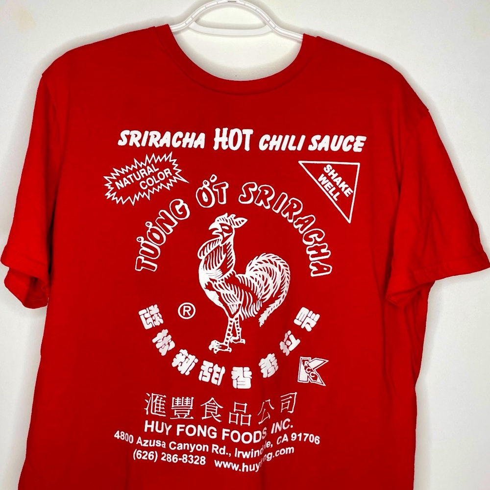 If you LUV SRIRACHA Heres Ur SHIRT!!!